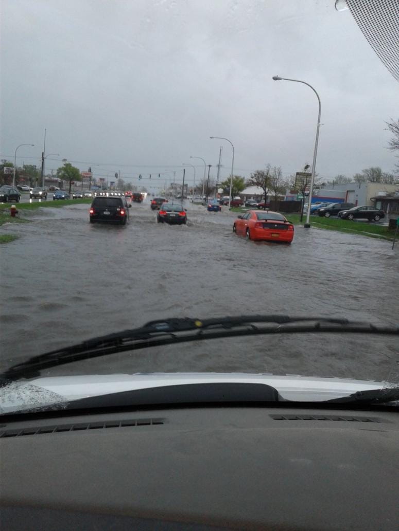 Flooding on Sheridan Drive (Photo: @BauerleBellavia)