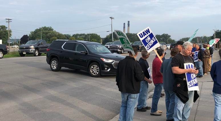 UAW Workers strike at the Tonawanda Engine Plant. September 16, 2019 (WBEN Photo/Mike Baggerman)