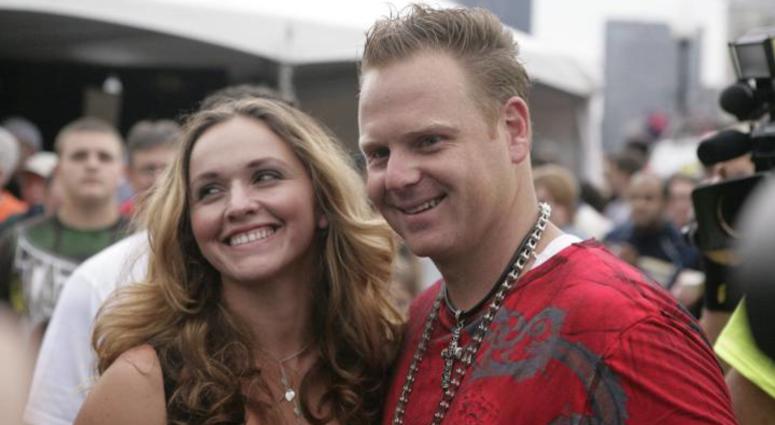 Erendira and Nik Wallenda (AP Photo/Gene Puskar)