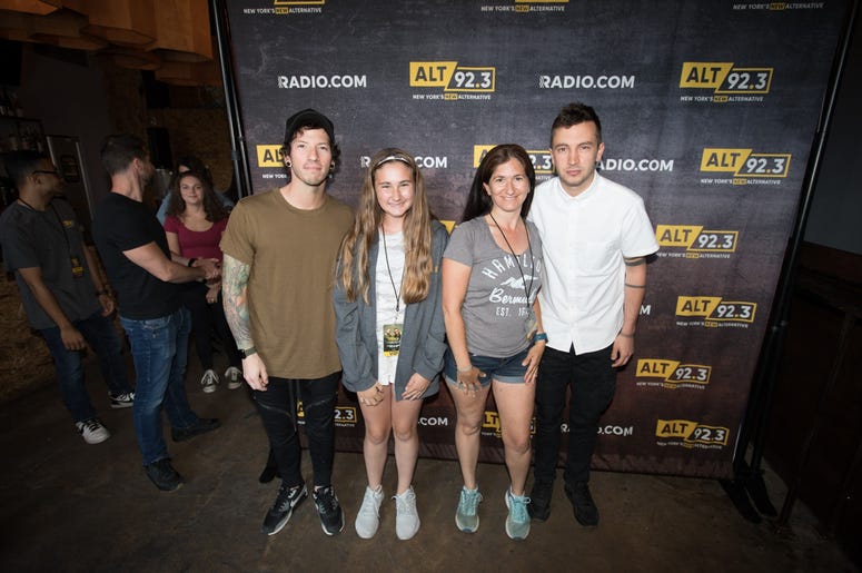 twenty one pilots meets fans during ALT 92.3 & RADIO.COM's Storytellers Performance