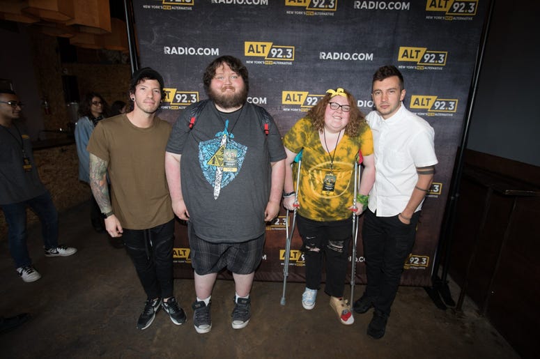 twenty one pilots meets fans during ALT 92.3 & RADIO.COM's Storytellers Performance