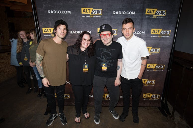 twenty one pilots meets fans during ALT 92.3 & RADIO.COM's Storytellers Performance