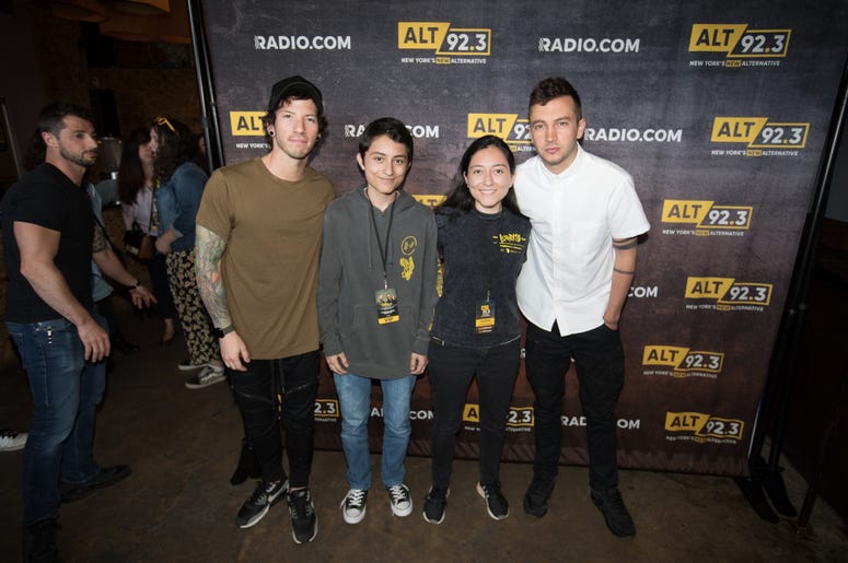 twenty one pilots meets fans during ALT 92.3 & RADIO.COM's Storytellers Performance