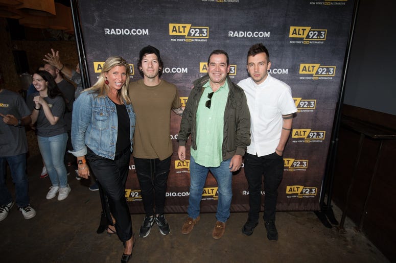 twenty one pilots meets fans during ALT 92.3 & RADIO.COM's Storytellers Performance