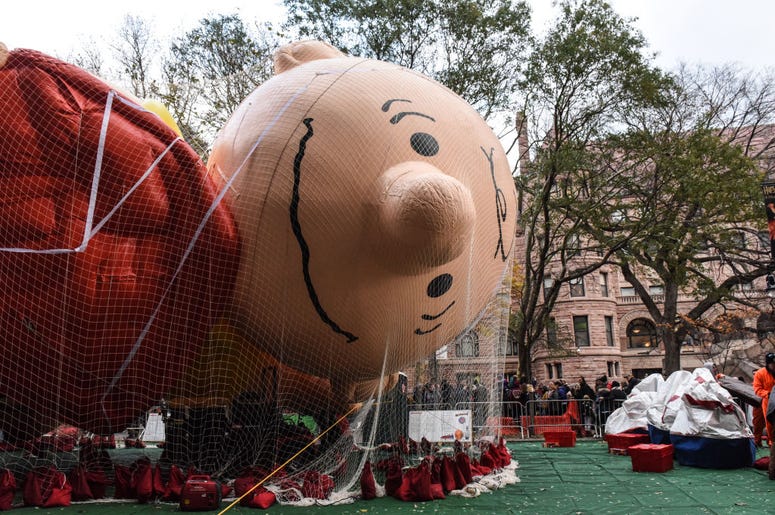 thanksgiving day parade balloon inflation