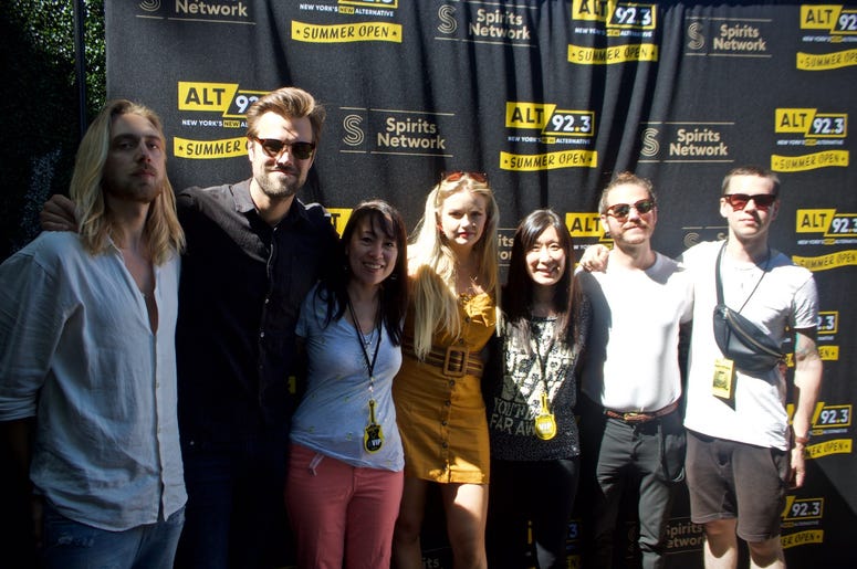Smith & Thell Meet Fans at ALT 92.3 Summer Open Set 2