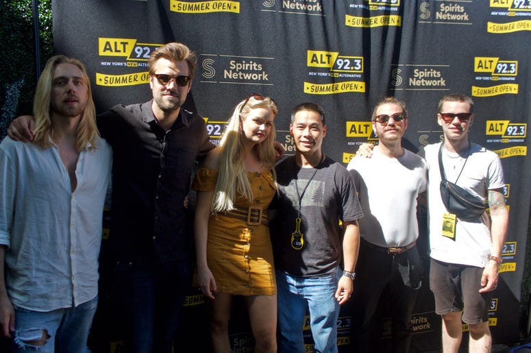 Smith & Thell Meet Fans at ALT 92.3 Summer Open Set 2