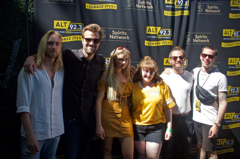 Smith & Thell Meet Fans at ALT 92.3 Summer Open Set 2