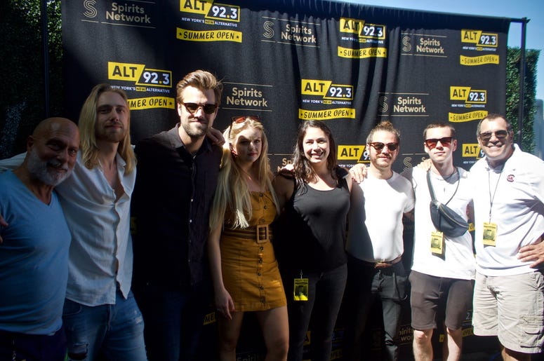 Smith & Thell Meet Fans at ALT 92.3 Summer Open Set 2