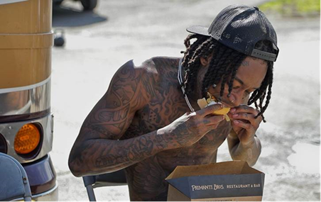 Wiz Khalifa eating Primantis