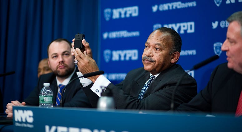 Deputy Commissioner Benjamin Tucker and Mayor Bill de Blasio Deputy Commissioner Benjamin Tucker and Mayor Bill de Blasio