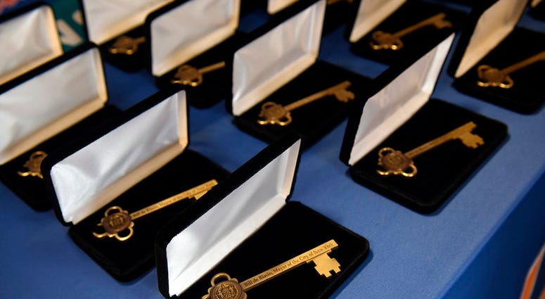 Mayor Bill de Blasio delivers remarks at a ceremony where he gives keys to the City to members of the 1969 World Series Mets Champions. Citi Field, Queens. Saturday, June 29, 2019. 1969 Mets Weekend Celebration