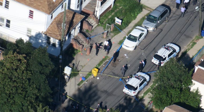 Scene of shooting on Staten Island that left police officer, suspect injured Staten Island shooting