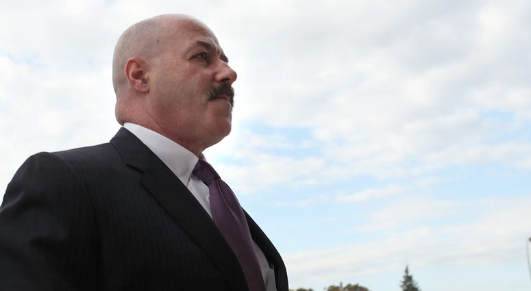 FILE — Former New York City police commissioner Bernard Kerik enters the courthouse for a pre-trial hearing on October 20, 2009 in White Plains, New York. Bernard Kerik
