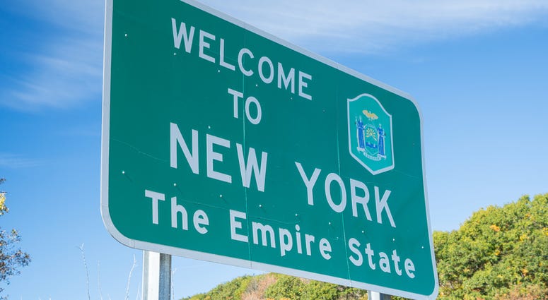 Welcome to New York highway sign Welcome to New York highway sign