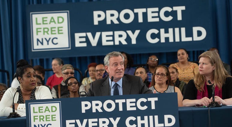 Mayor Bill de Blasio kicks off lead-based paint testing at NYCHA apartments Mayor de Blasio lead testing