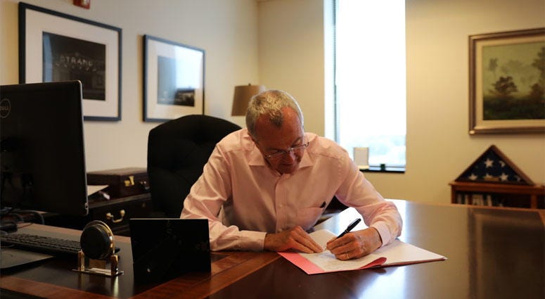 Gov. Phil Murphy Signs Sports Betting Bill Gov. Phil Murphy Signs Sports Betting Bill