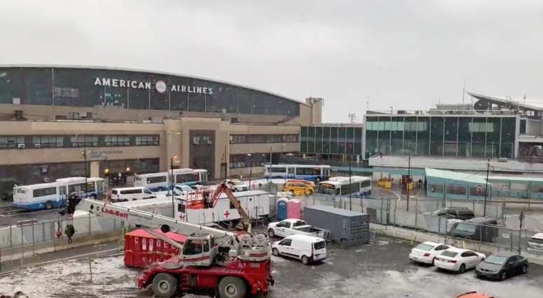 LaGuardia delays LaGuardia delays