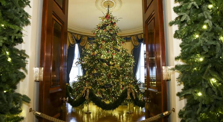 Christmas decor adorns Blue Room of the White House on November 26, 2018 in Washington, DC. White House Christmas 2018
