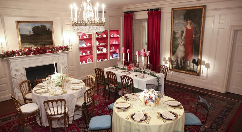 Christmas decor adorns the China Room of the White House on November 26, 2018 in Washington, DC. ( White House Christmas 2018