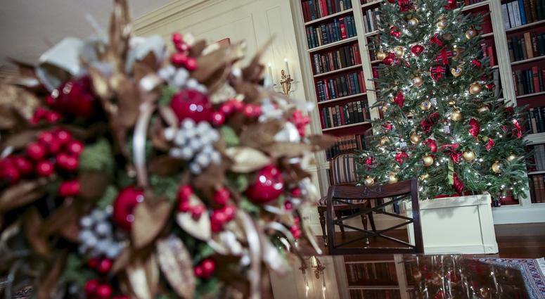 Christmas decor adorns the Library of the White House on November 26, 2018 in Washington, DC. White House Christmas 2018