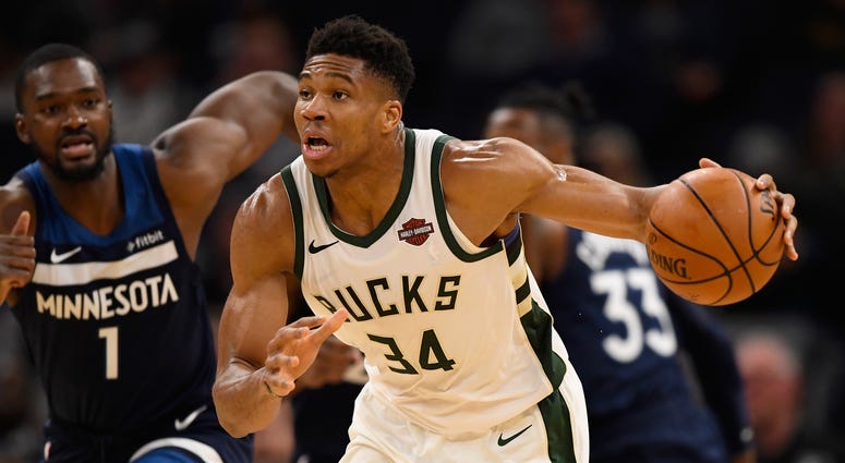 Giannis Antetokounmpo blows by Noah Vonleh Noah Vonleh cannot stop Giannis Antetokounmpo