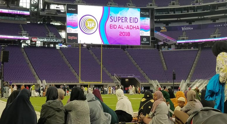 Super Eid draws Minnesota Muslim community Muslims at Super Eid