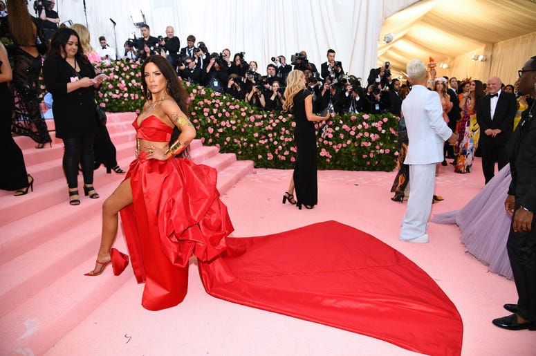 Halsey attends The 2019 Met Gala Halsey attends The 2019 Met Gala