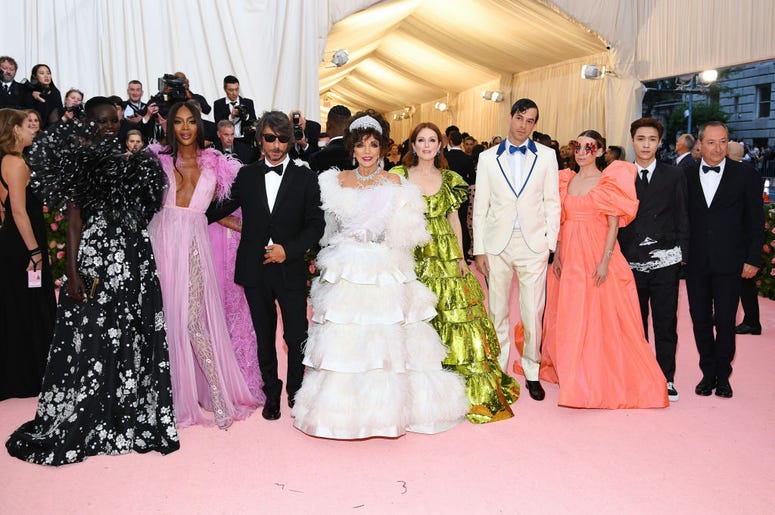 Adut Akech, Naomi Campbell, Pierpaolo Piccioli, Joan Collins, Julianne Moore, Mark Ronson, Lykke Li, Lay Zhang and Stefano Sassi attend The 2019 Met Gala Adut Akech, Naomi Campbell, Pierpaolo Piccioli, Joan Collins, Julianne Moore, Mark Ronson, Lykke Li, Lay Zhang and Stefano Sassi attend The 2019 Met Gala
