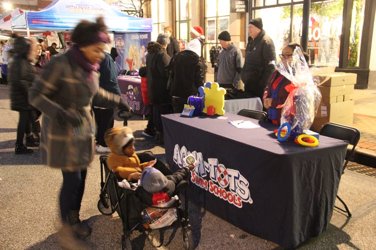 2019 Crocker Park tree lighting