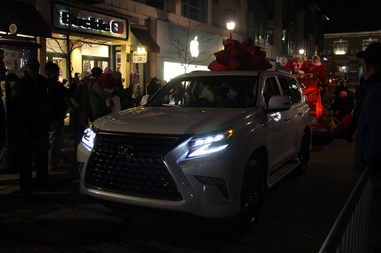 2019 Crocker Park tree lighting