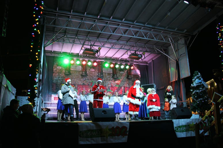 2019 Crocker Park tree lighting