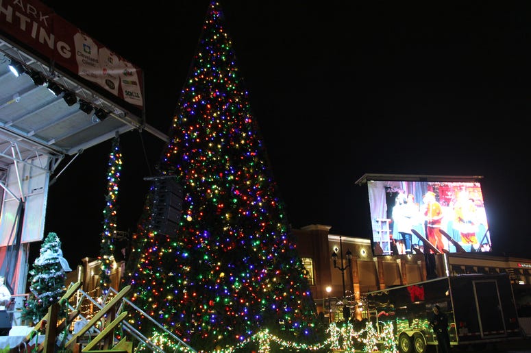 2019 Crocker Park tree lighting