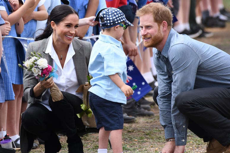 Prince Harry Duke of Sussex and Meghan Duchess of Sussex arrive at Dubbo Airport where they meet Luke Vincent, 5, from Buninyong Public School Kindergarten, New South Wales, Australia. Prince Harry Duke of Sussex and Meghan Duchess of Sussex arrive at Dubbo Airport where they meet Luke Vincent, 5, from Buninyong Public School Kindergarten, New South Wales, Australia.