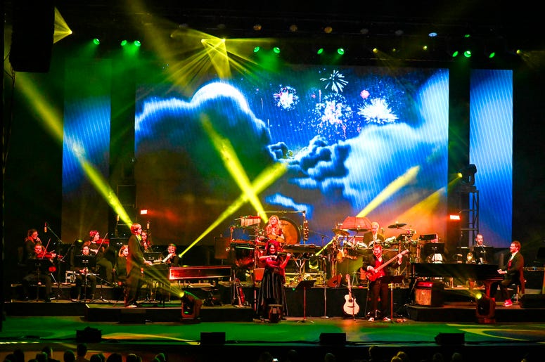 WEST PALM BEACH, FL - NOVEMBER 21: Mannheim Steamroller in concert at The Kravis Center in West Palm Beach, Florida on November 21, 2018 WEST PALM BEACH, FL - NOVEMBER 21: Mannheim Steamroller in concert at The Kravis Center in West Palm Beach, Florida on November 21, 2018