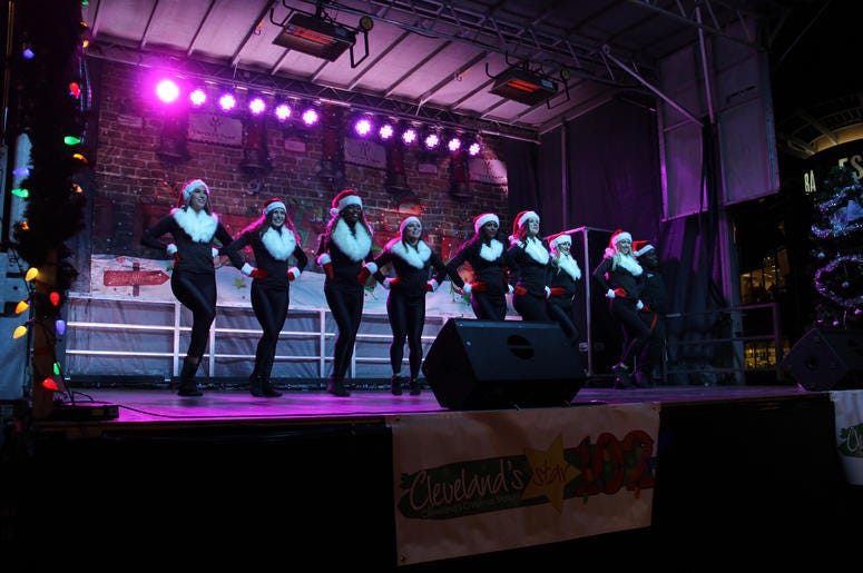 2019 Crocker Park tree lighting