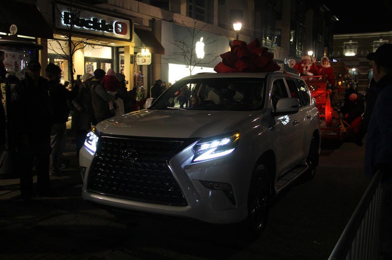 2019 Crocker Park tree lighting