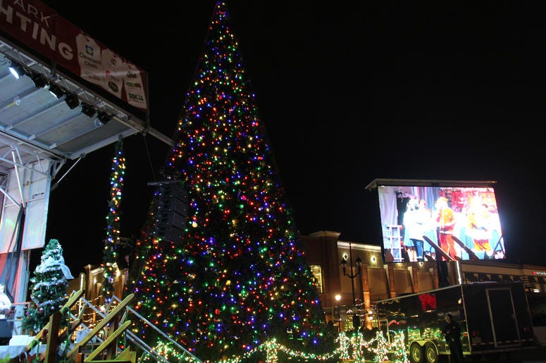2019 Crocker Park tree lighting