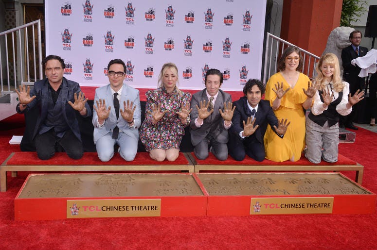 (L-R) The Cast of "The Big Bang Theory" Johnny Galecki, Jim Parsons, Kaley Cuoco, Simon Helberg, Kunal Nayyar, Mayim Bialik and Melissa Rauch at their Handprints, Ceremony held at the TCL Chinese Theatre in Hollywood, CA on Wednesday, May 1, 2019. ( (L-R) The Cast of "The Big Bang Theory" Johnny Galecki, Jim Parsons, Kaley Cuoco, Simon Helberg, Kunal Nayyar, Mayim Bialik and Melissa Rauch at their Handprints, Ceremony held at the TCL Chinese Theatre in Hollywood, CA on Wednesday, May 1, 2019. (