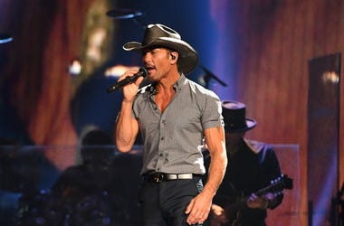 Tim McGraw performs in 2017 Tim McGraw performs in 2017