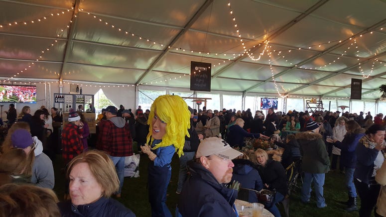 Trisha’s Tailgate at Garth Brooks Notre Dame Concert Trisha’s Tailgate at Garth Brooks Notre Dame Concert
