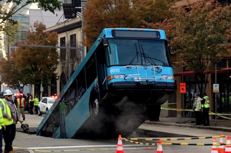 PAT Bus in Sinkhole Downtown Pittsburgh PAT Bus in Sinkhole Downtown Pittsburgh