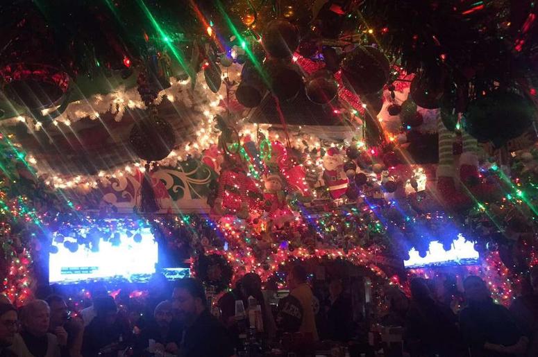 Christmas-themed bar Christmas-themed bar