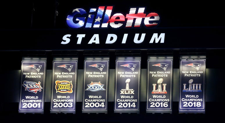 Patriots Super Bowl banners