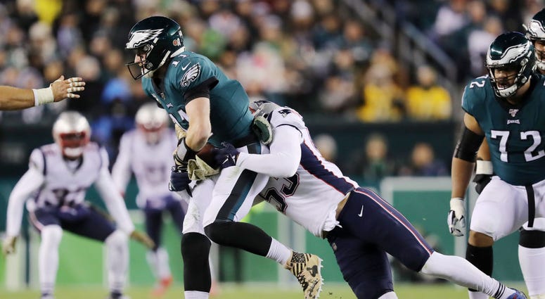 Kyle Van Noy sacks Carson Wentz