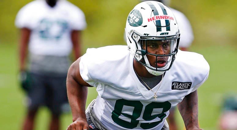 May 4, 2018; Florham Park, NJ, USA; New York Jets tight end Chris Herndon (89) during New York Jets rookie mini camp at Atlantic Health Training Center. Mandatory Credit: Noah K. Murray-USA TODAY Sports