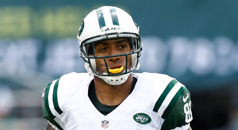 Kellen Winslow Jr. of the New York Jets runs to the side against the Tampa Bay Buccaneers during their game at MetLife Stadium on September 8, 2013. Kellen Winslow Jr.