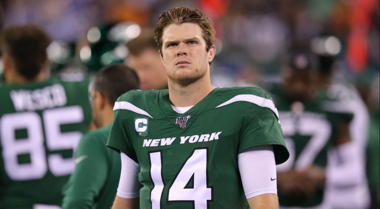 Oct 21, 2019; East Rutherford, NJ, USA; New York Jets quarterback Sam Darnold (14) reacts on the sideline during the fourth quarter against the New England Patriots at MetLife Stadium. Oct 21, 2019; East Rutherford, NJ, USA; New York Jets quarterback Sam Darnold (14) reacts on the sideline during the fourth quarter against the New England Patriots at MetLife Stadium.