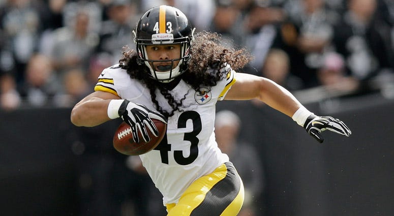 Troy Polamalu #43 of the Pittsburgh Steelers returns an interception against the Pittsburgh Steelers at O.co Coliseum on October 27, 2013 in Oakland, California. Troy Polamalu #43 of the Pittsburgh Steelers returns an interception against the Pittsburgh Steelers at O.co Coliseum on October 27, 2013 in Oakland, California.