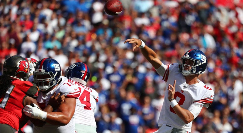 Giants quarterback Daniel Jones throws the ball against the Buccaneers on Sept. 22, 2019, in Tampa, Florida. Giants quarterback Daniel Jones throws the ball against the Buccaneers on Sept. 22, 2019, in Tampa, Florida.